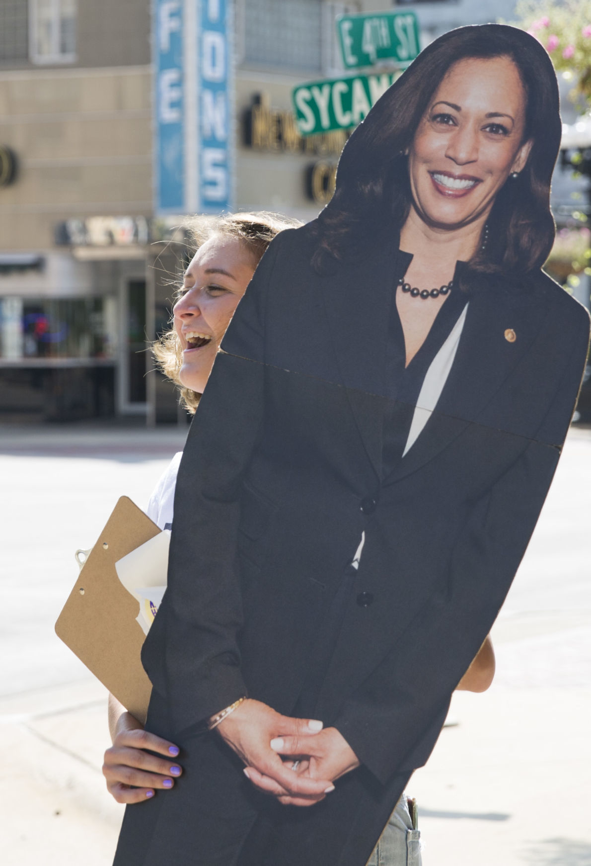 092019kw-kamala-harris-06